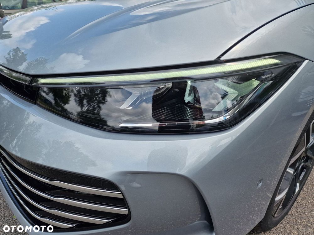 Volkswagen Passat - 2