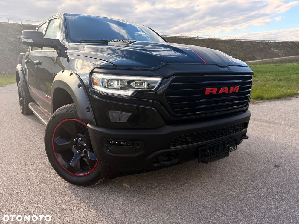 Dodge RAM - 8