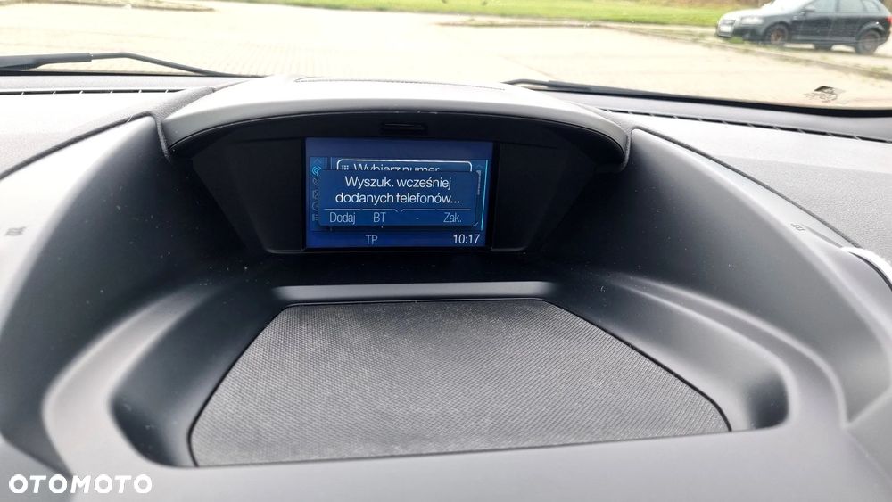 Ford Kuga 2.0 TDCi 2x4 Titanium - 38