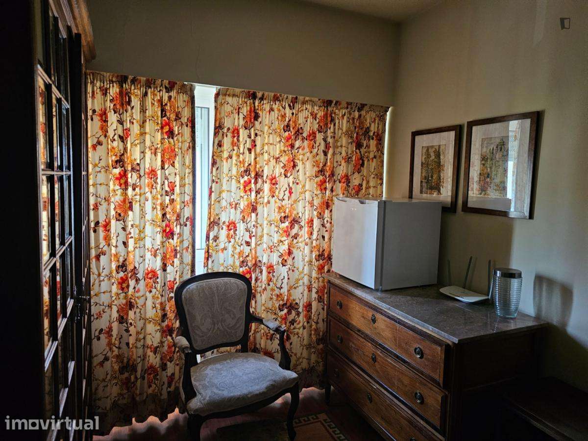 Quarto - localizado em Olaias Lisbon - Grande imagem: 4/39