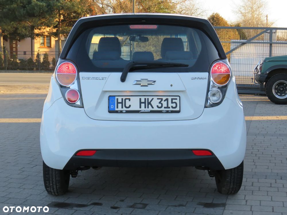 Chevrolet Spark 1.0 + - 16