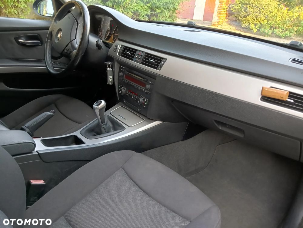BMW Seria 3 320i - 21