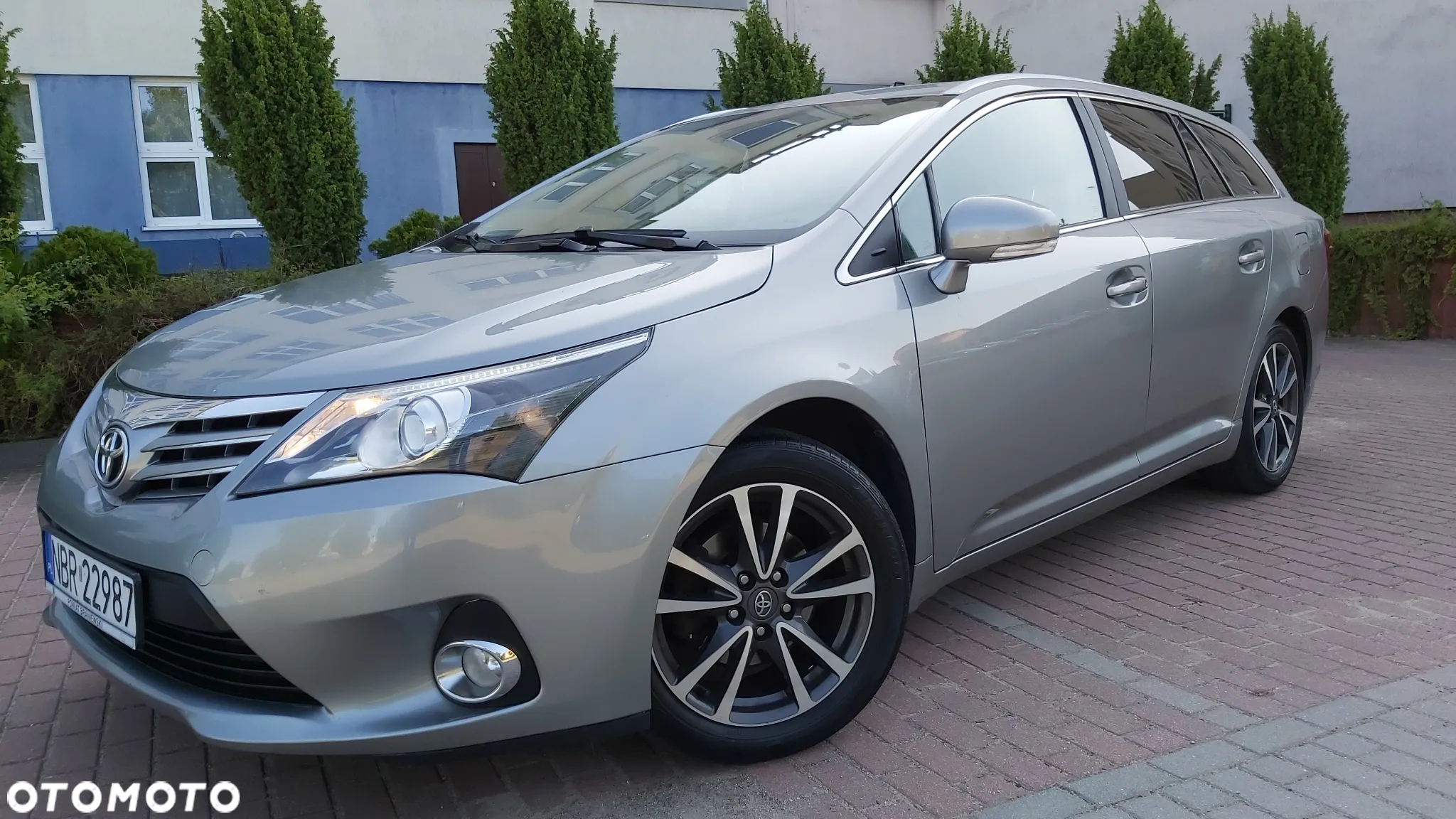 Toyota Avensis 2.0 D-4D Premium - 2