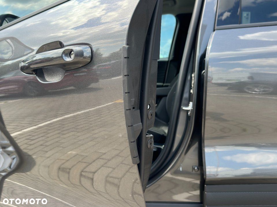 Ford Kuga - 11