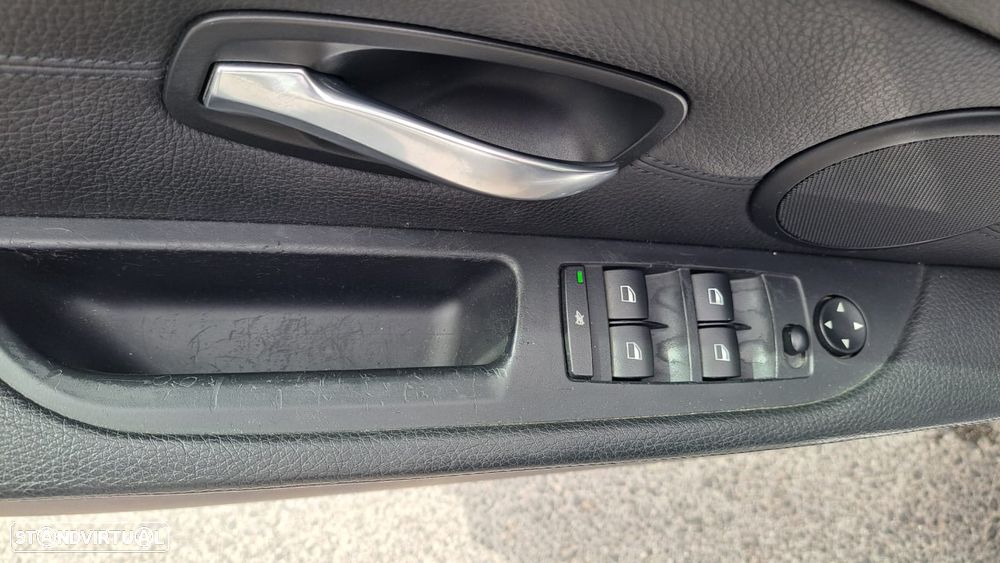 BMW 520 d Executive - 28