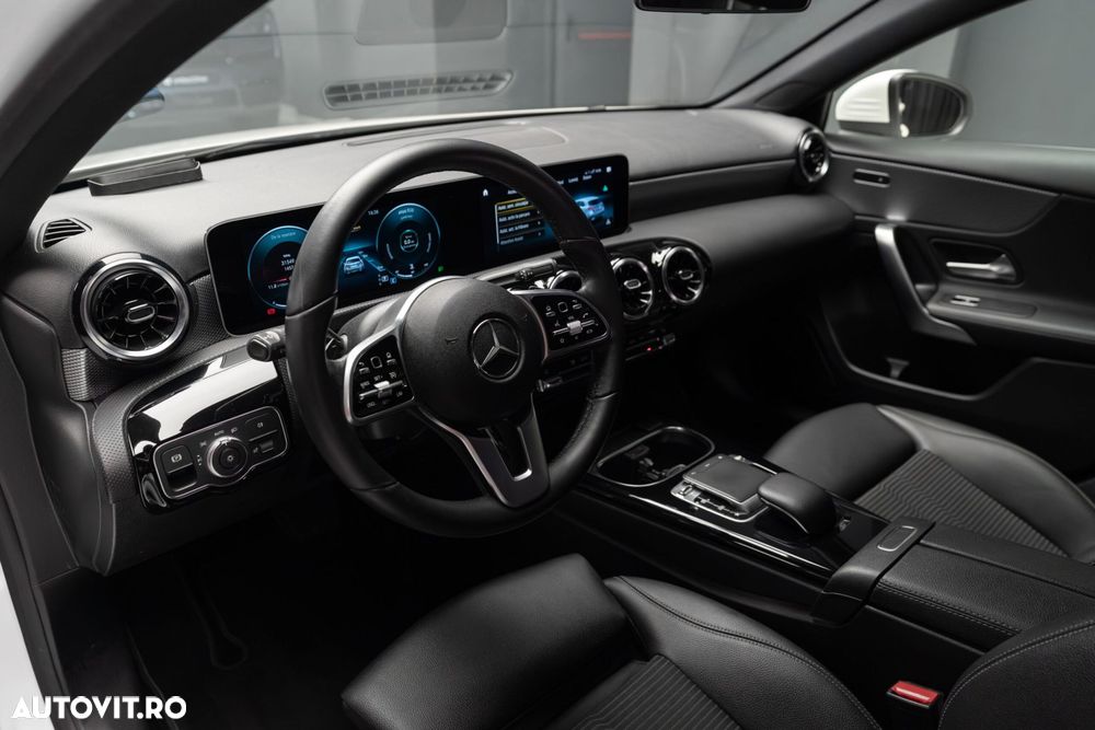 Mercedes-Benz A 220 - 21