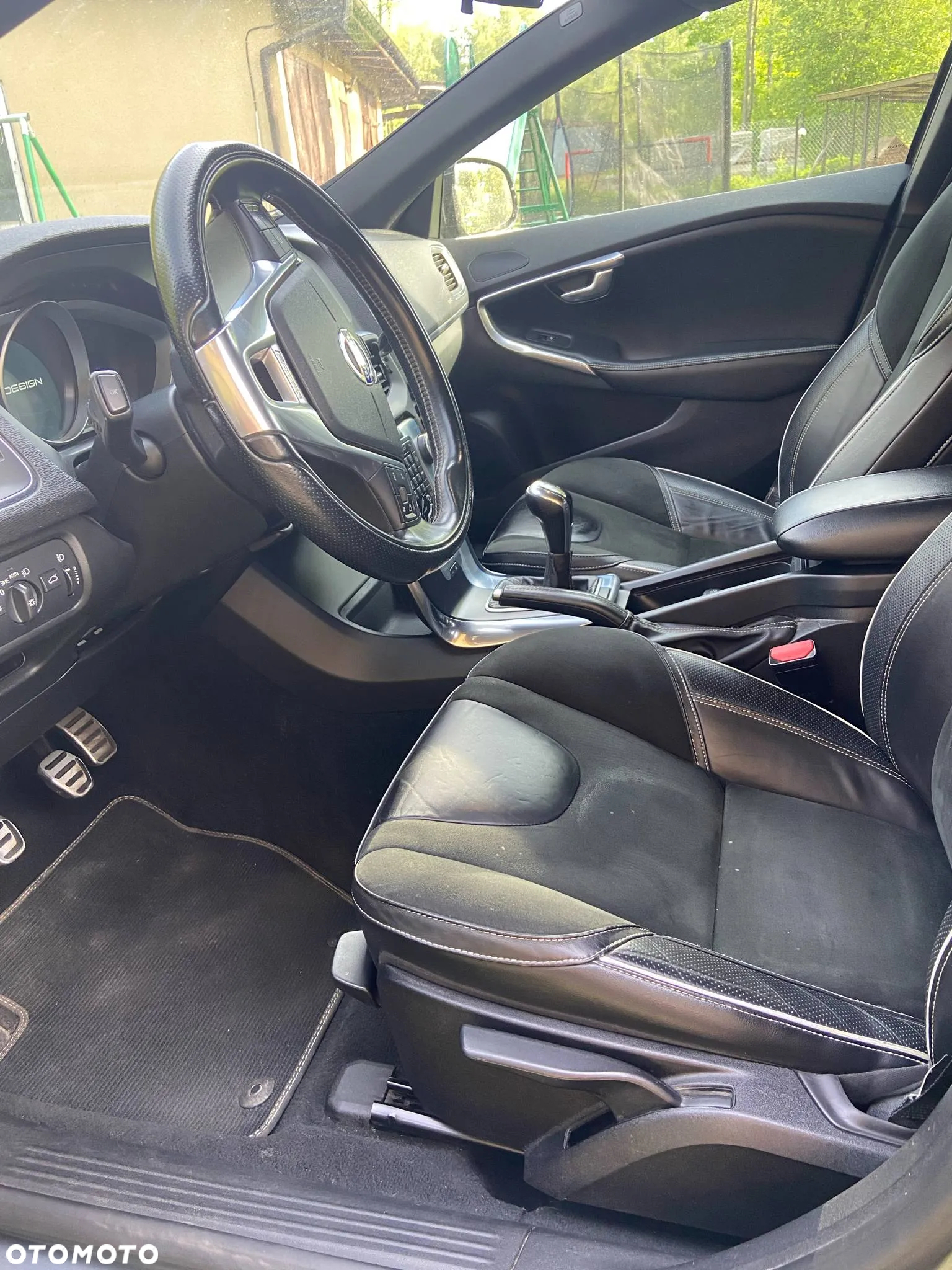 Volvo V40 D4 Drive-E R-Design Summum - 12