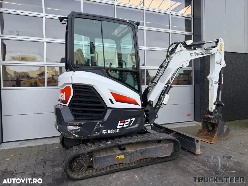 Bobcat E27 - 18