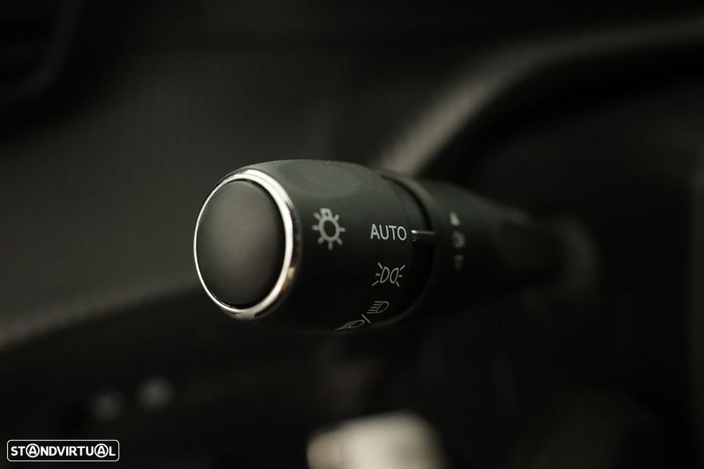 Peugeot e-2008 50 kWh GT - 15