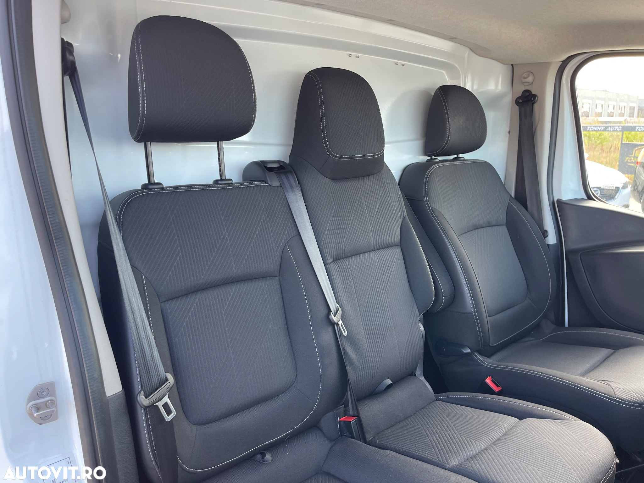 Renault Trafic - 13