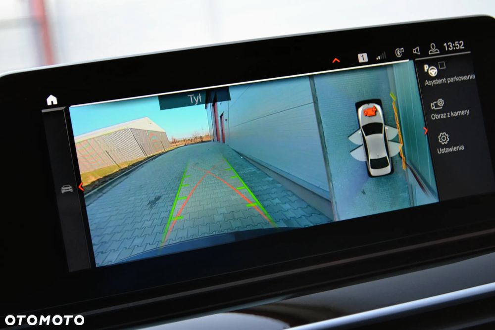 BMW Seria 5 M550i xDrive sport - 37