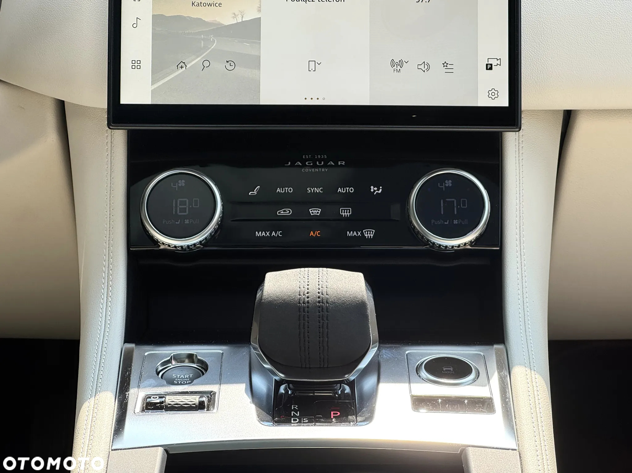 Jaguar F-Pace D200 AWD R-Dynamic S - 11