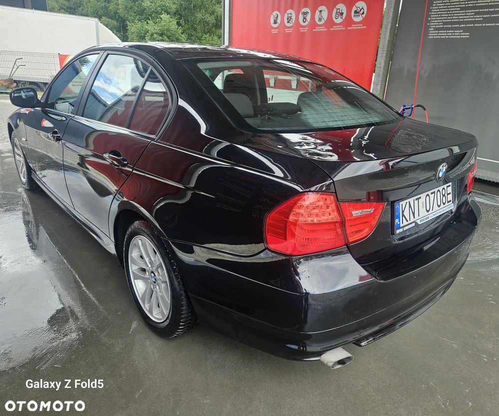 BMW Seria 3 318d EU6 - 11