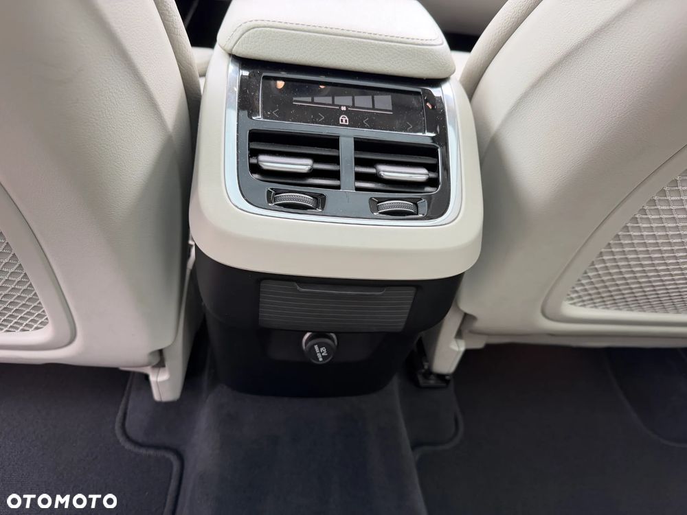 Volvo XC 60 B5 B AWD Inscription - 28