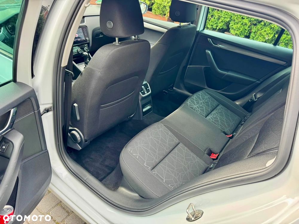 Skoda Octavia 2.0 TDI 4x4 DSG Clever - 17