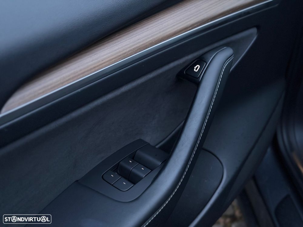 Tesla Model 3 Performance Dual Motor AWD - 19