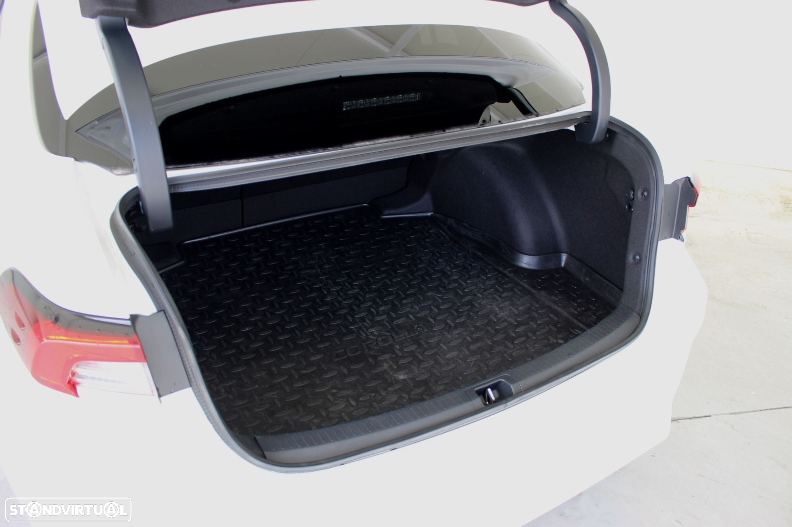 Toyota Corolla SD 1.8 Hybrid Exclusive - 7