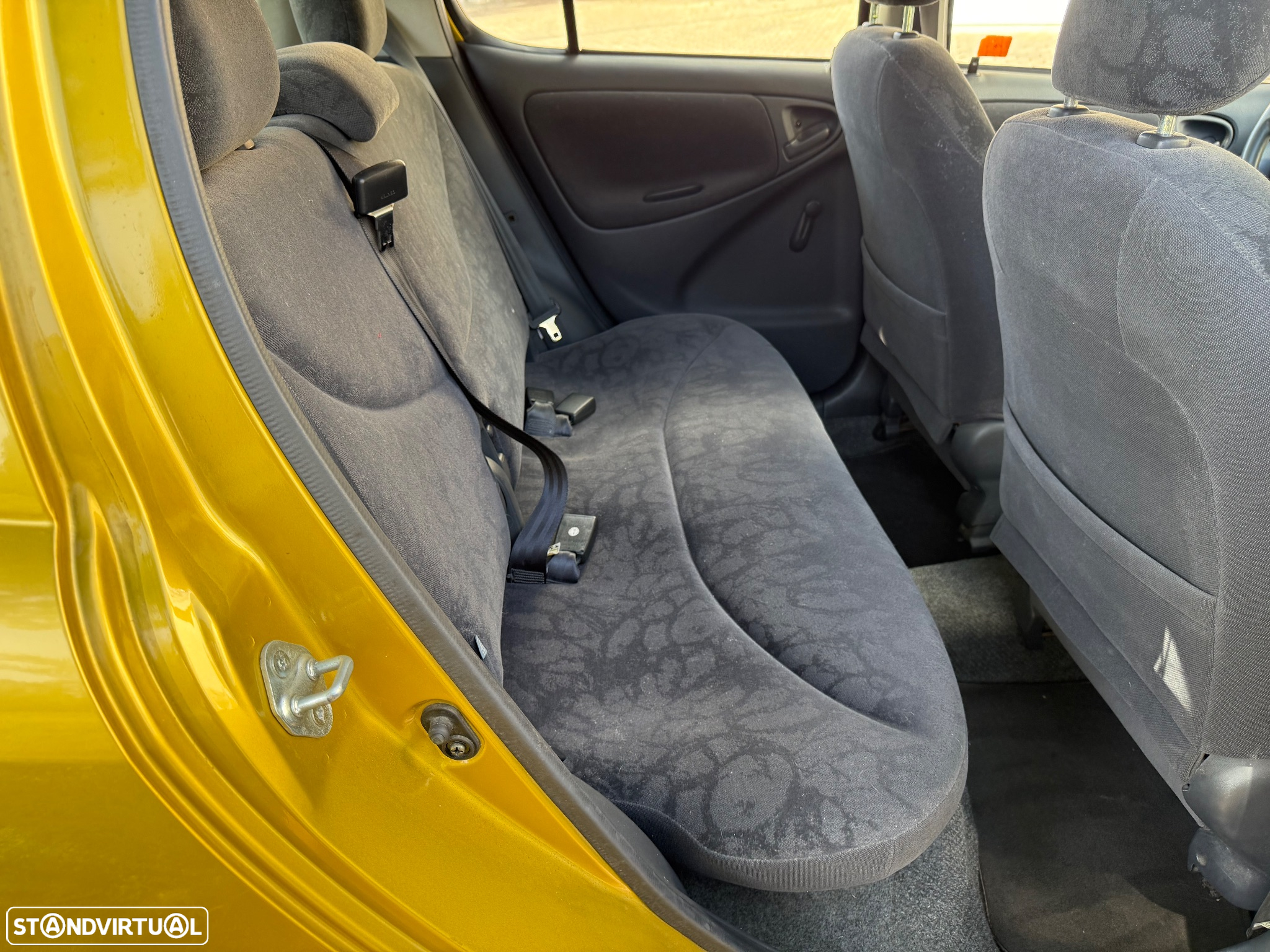 Toyota Yaris 1.0 Sol ABS+CD+AC - 12