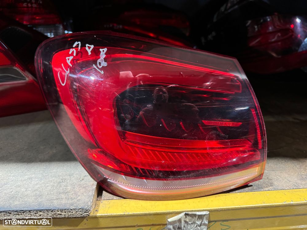 Farolim traseiro esquerdo Mercedes Class A 2019 - 1