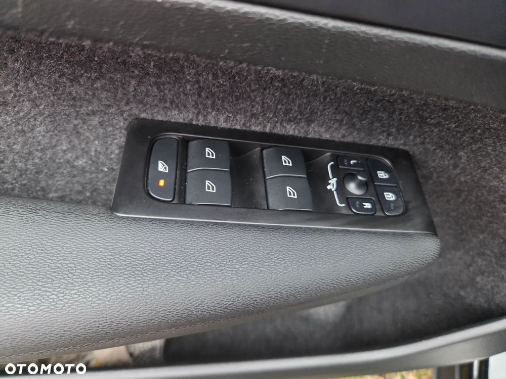 Volvo XC 40 T5 AWD Geartronic R-Design - 30