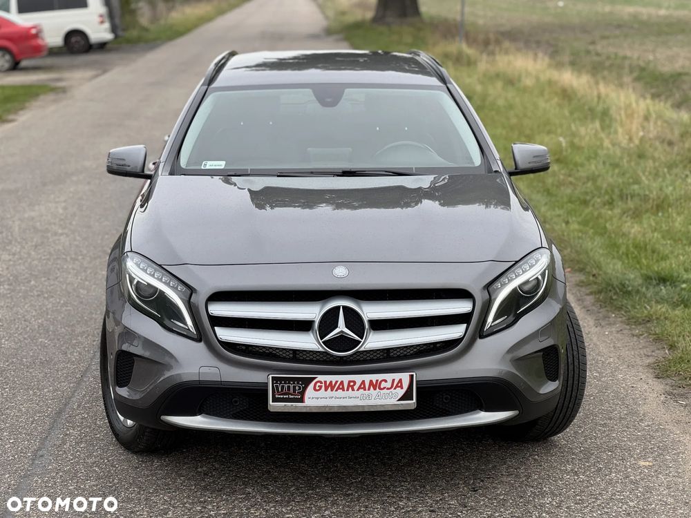 Mercedes-Benz GLA - 8