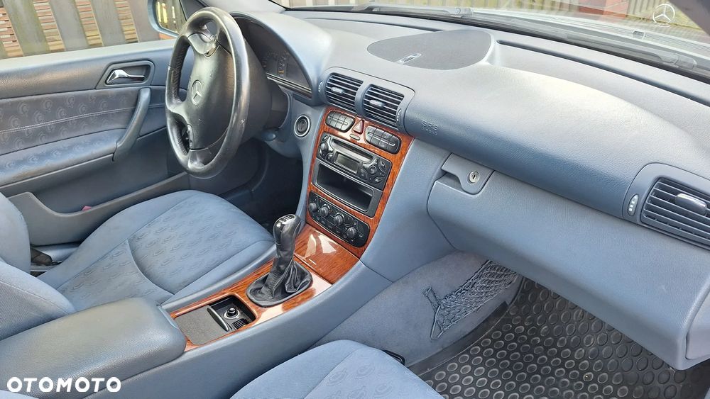 Mercedes-Benz Klasa C 180 T Kompressor Classic - 6