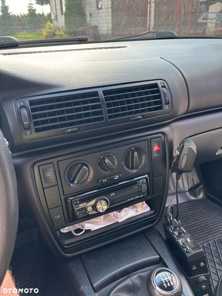 Volkswagen Passat - 11