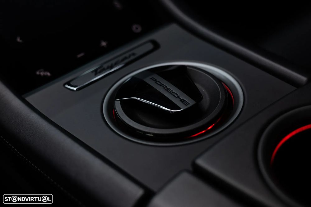 Porsche Taycan Turbo S - 44