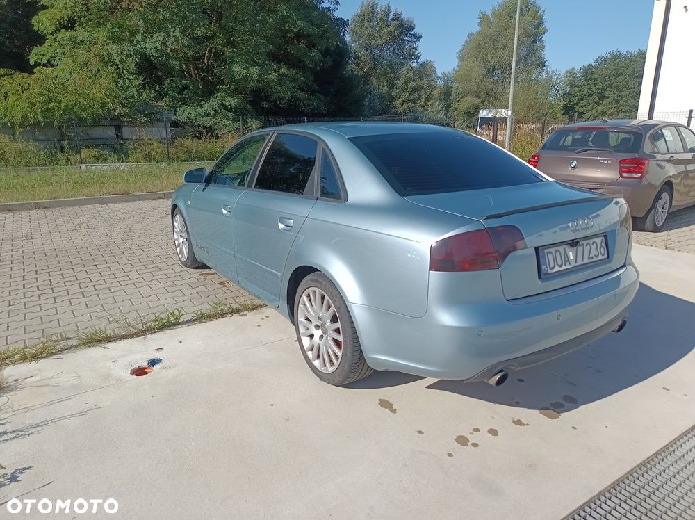 Audi A4 Limousine - 5
