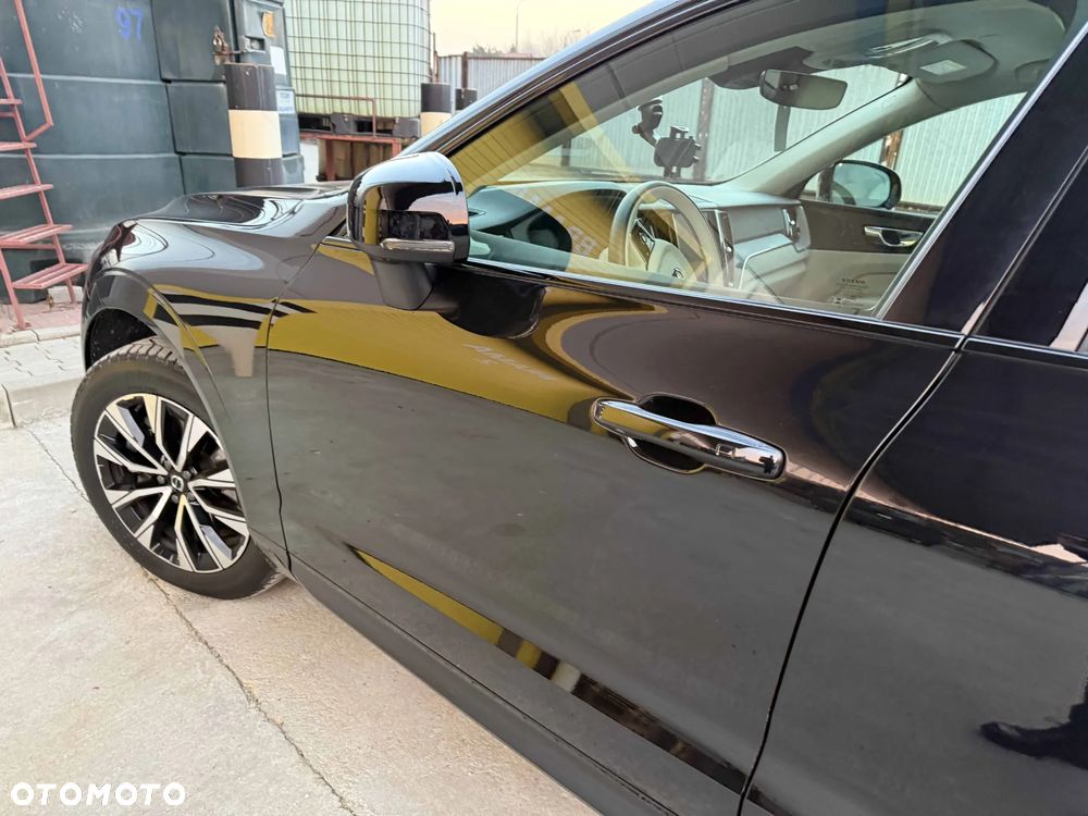 Volvo XC 60 B4 D Plus Dark - 12