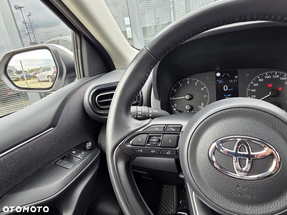 Toyota Yaris 1.5 Comfort - 21