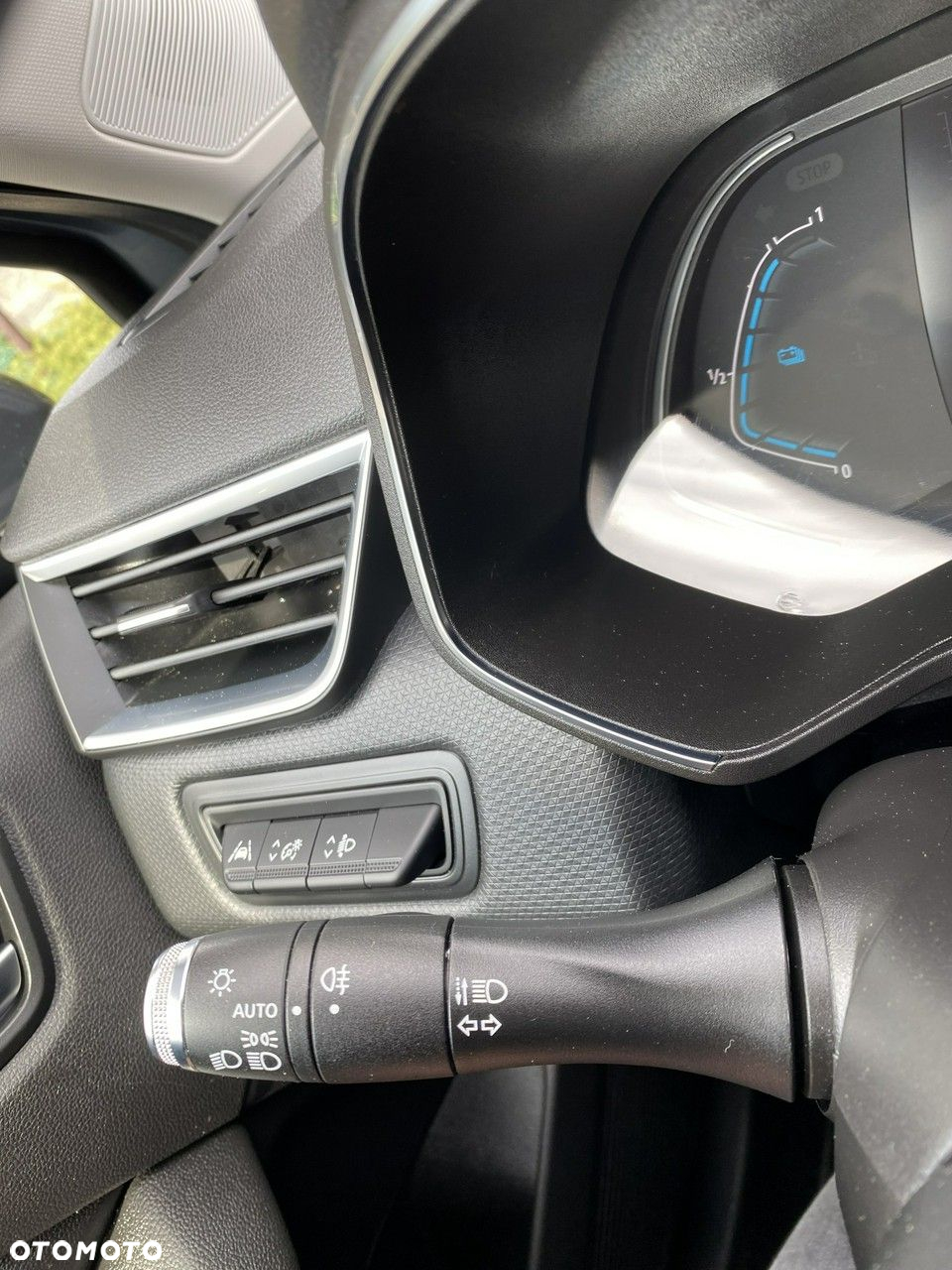 Renault Clio - 25
