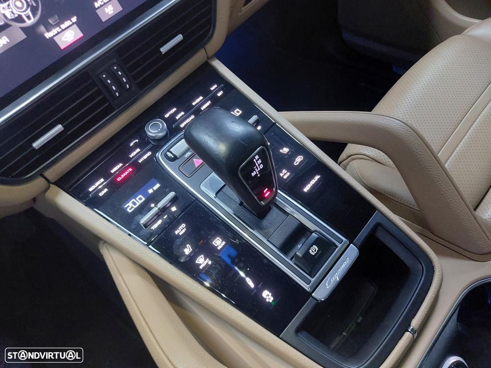 Porsche Cayenne Coupé E-Hybrid - 39