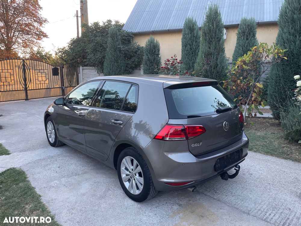 Volkswagen Golf - 5