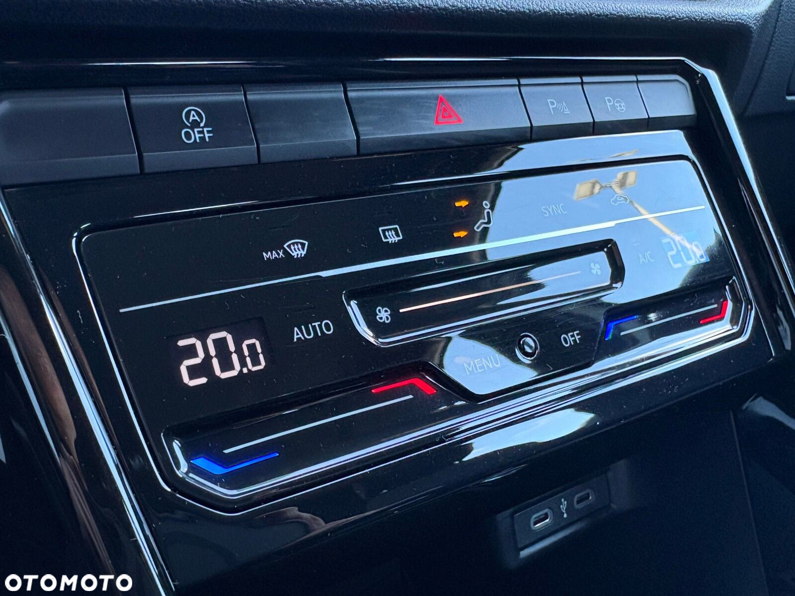 Volkswagen T-Roc 1.5 TSI R-Line - 26
