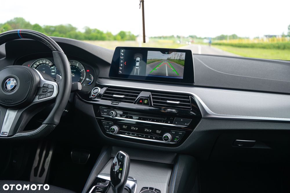 BMW Seria 5 520d xDrive - 11
