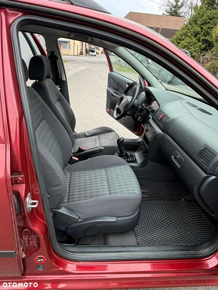 Skoda Octavia 1.6 Tour Sport - 11