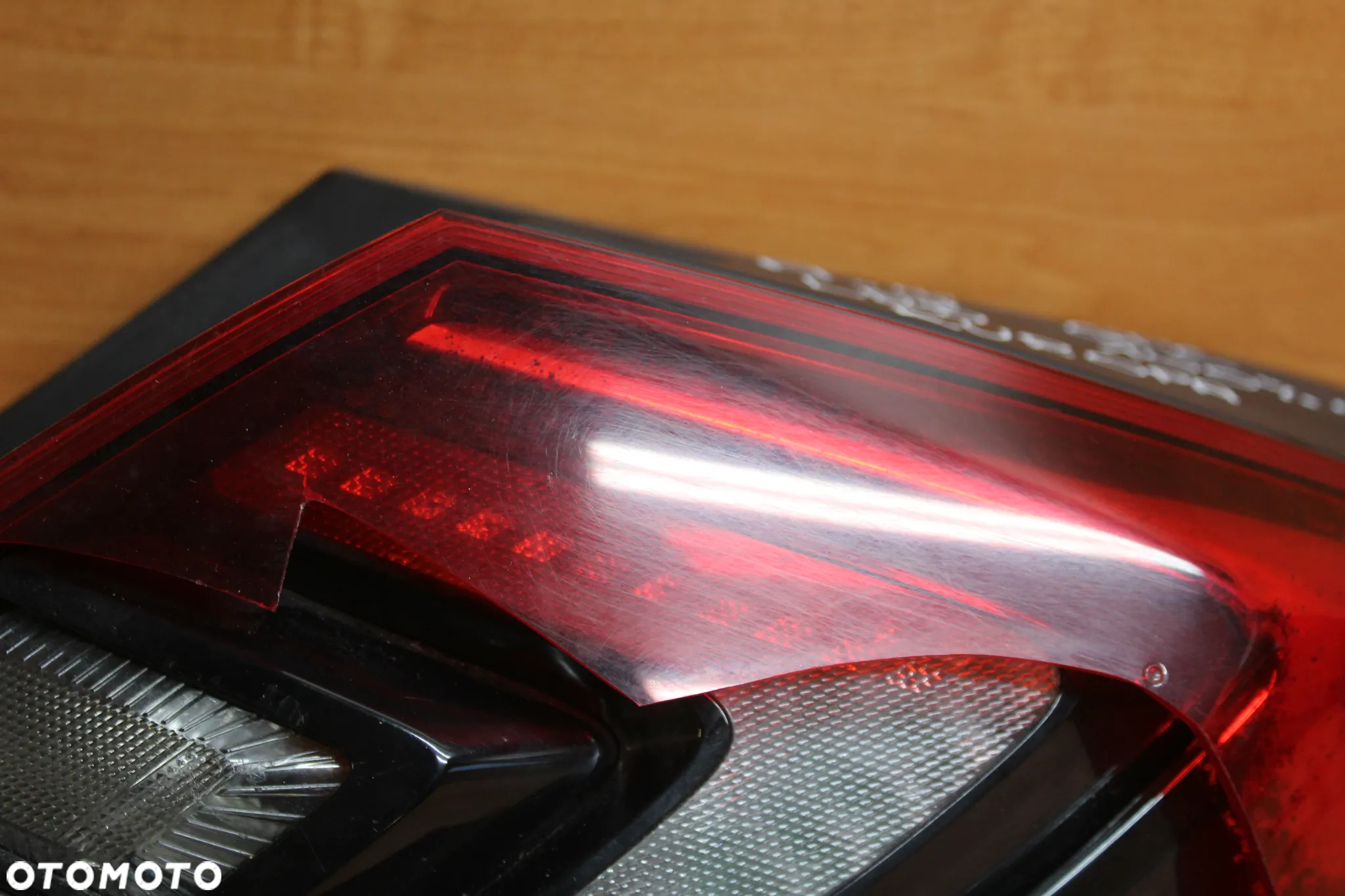LAMPA PRAWA TYLNA PRAWY TYŁ LED W BŁOTNIK OPEL ASTRA J GTC 3 DRZWI EUROPA ORYGINALNA 100% SPRAWNA 13281879 - 3
