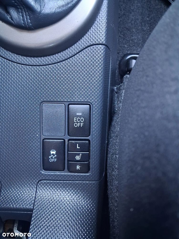 Toyota Urban Cruiser 1.33 4x2 Club - 21