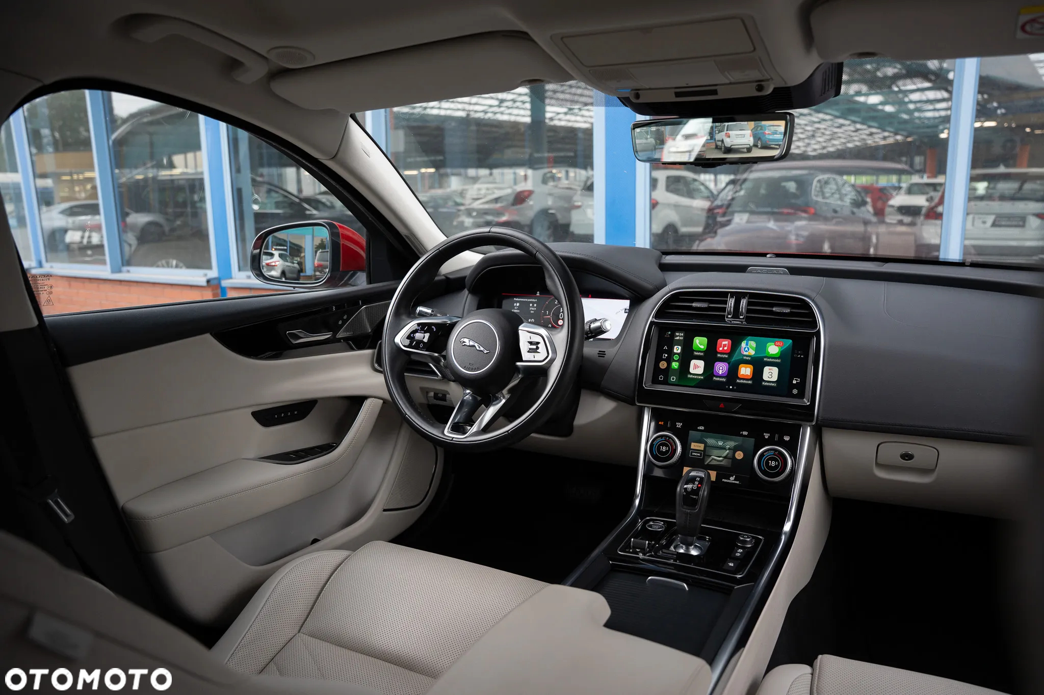 Jaguar XE 2.0 D180 R-Dynamic HSE - 22