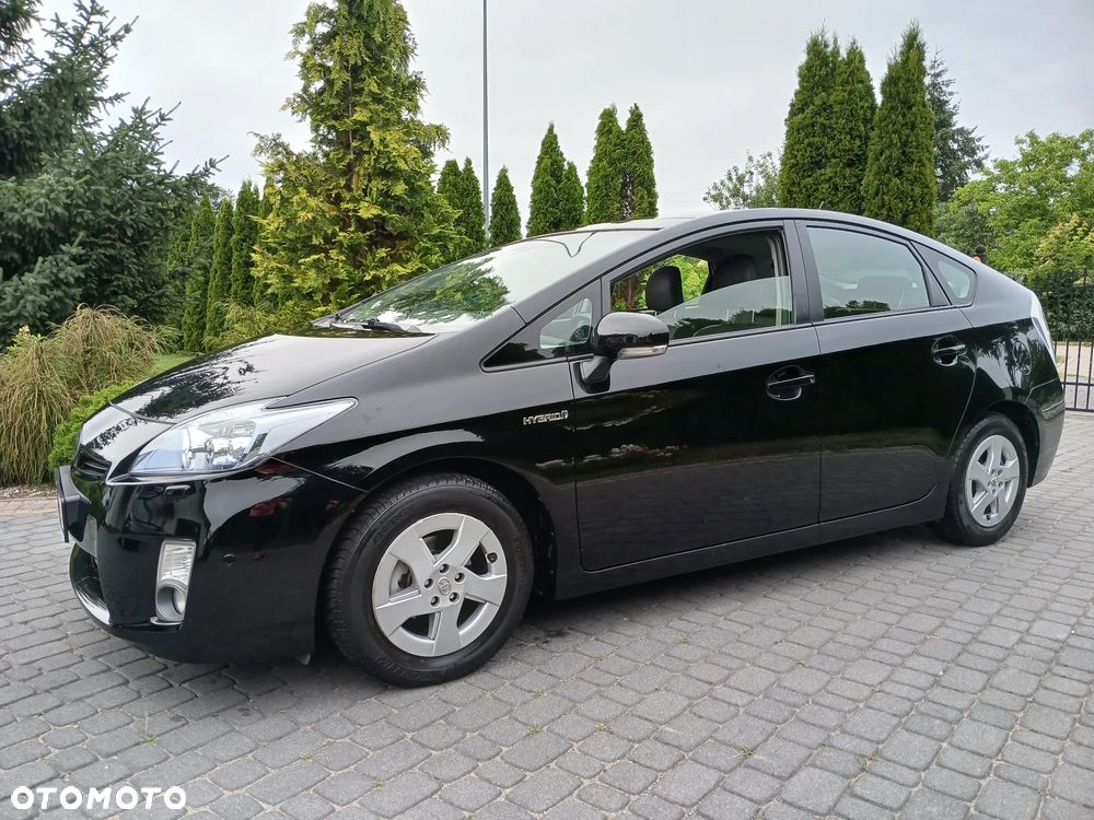 Toyota Prius (Hybrid) Executive - 6