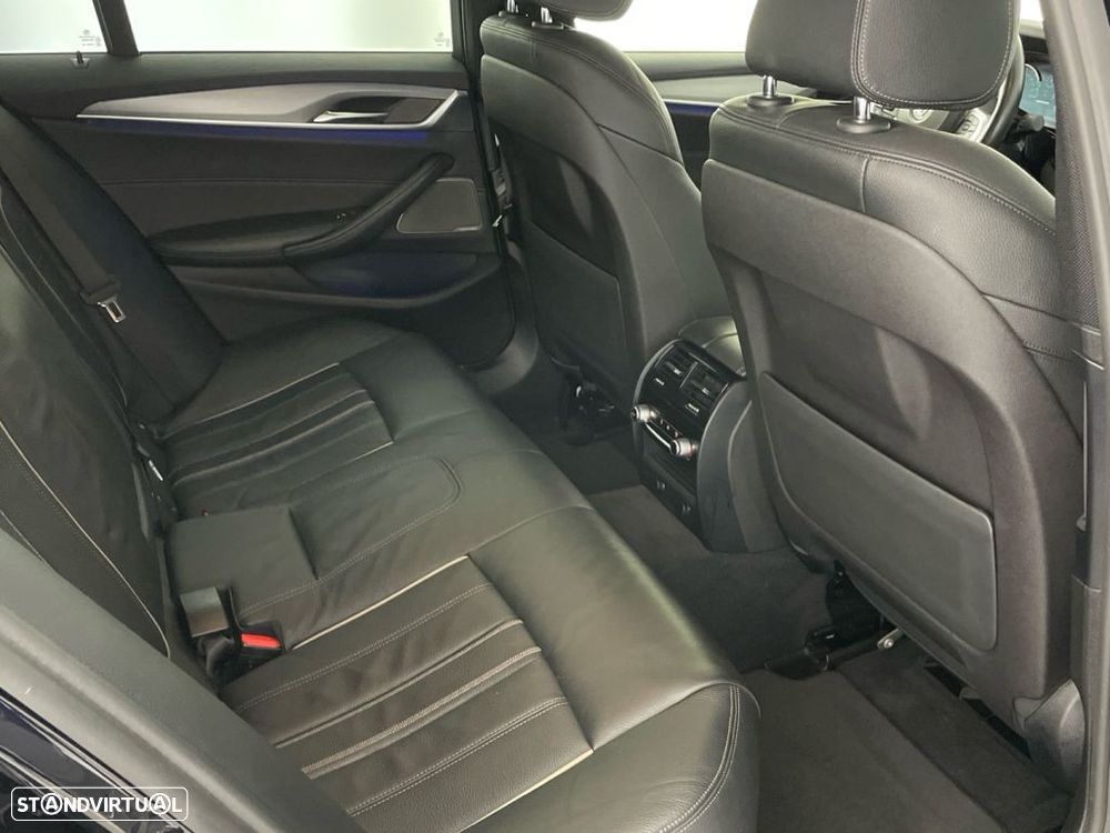 BMW 550 i xDrive Auto - 24