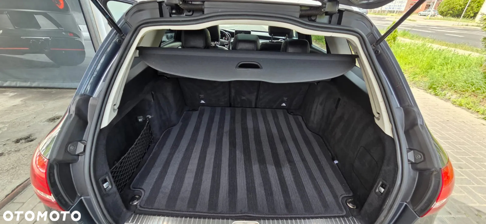 Mercedes-Benz Klasa C 220 T CDI DPF Automatik Elegance - 32
