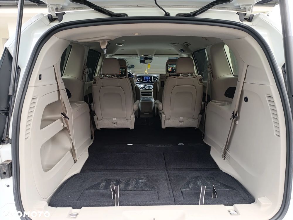 Chrysler Pacifica - 20