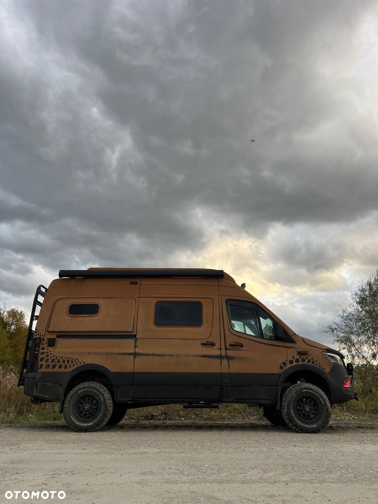 Mercedes-Benz Sprinter - 1
