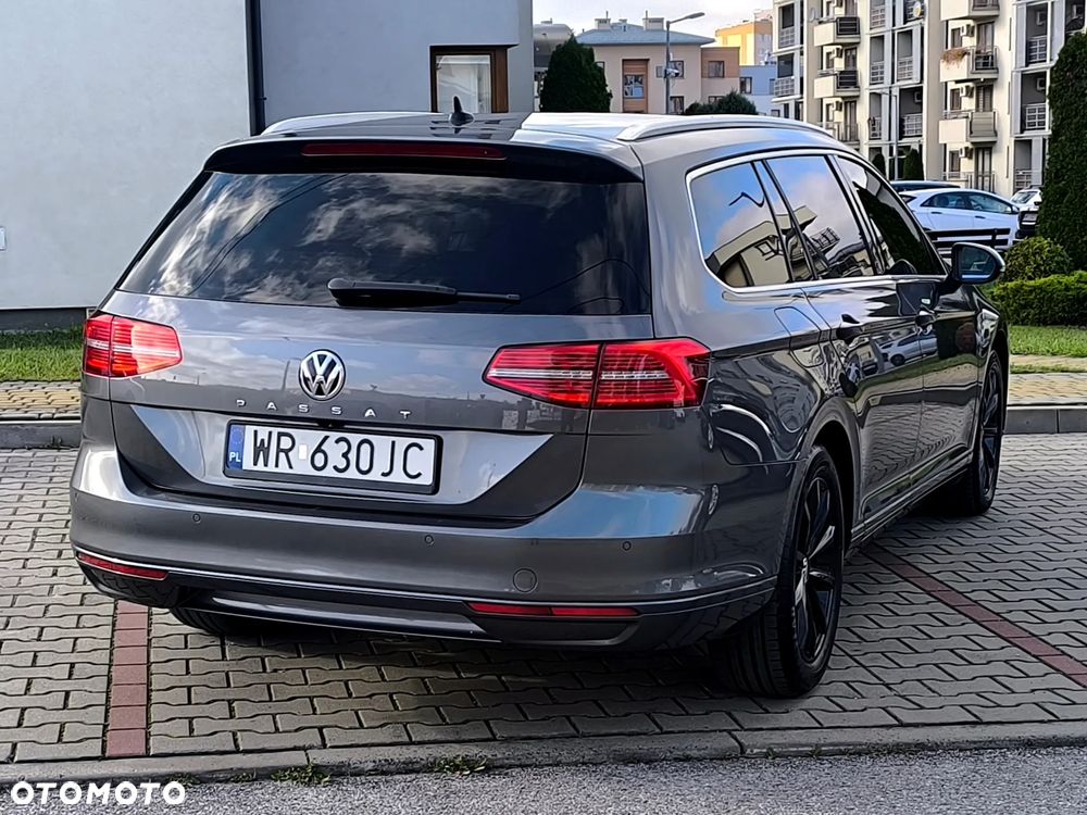 2016 Volkswagen Passat, photograph 8