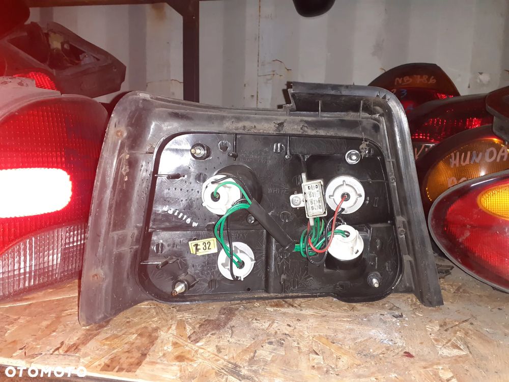 LAMPA TYLNA TYŁ PRAWY PRAWA HYUNDAI PONY - 2