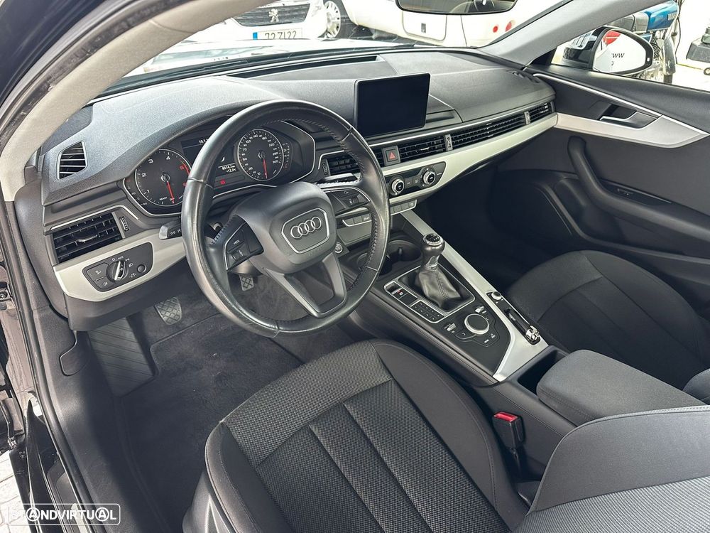 Audi A4 2.0 TDI Business Line - 12