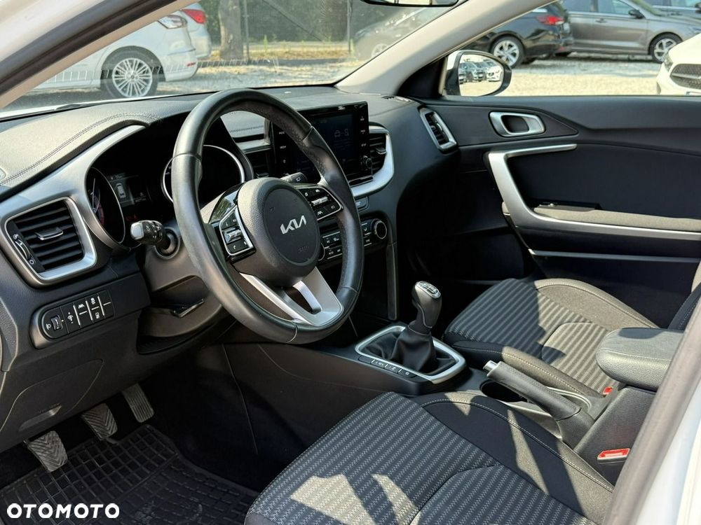 Kia Ceed - 10