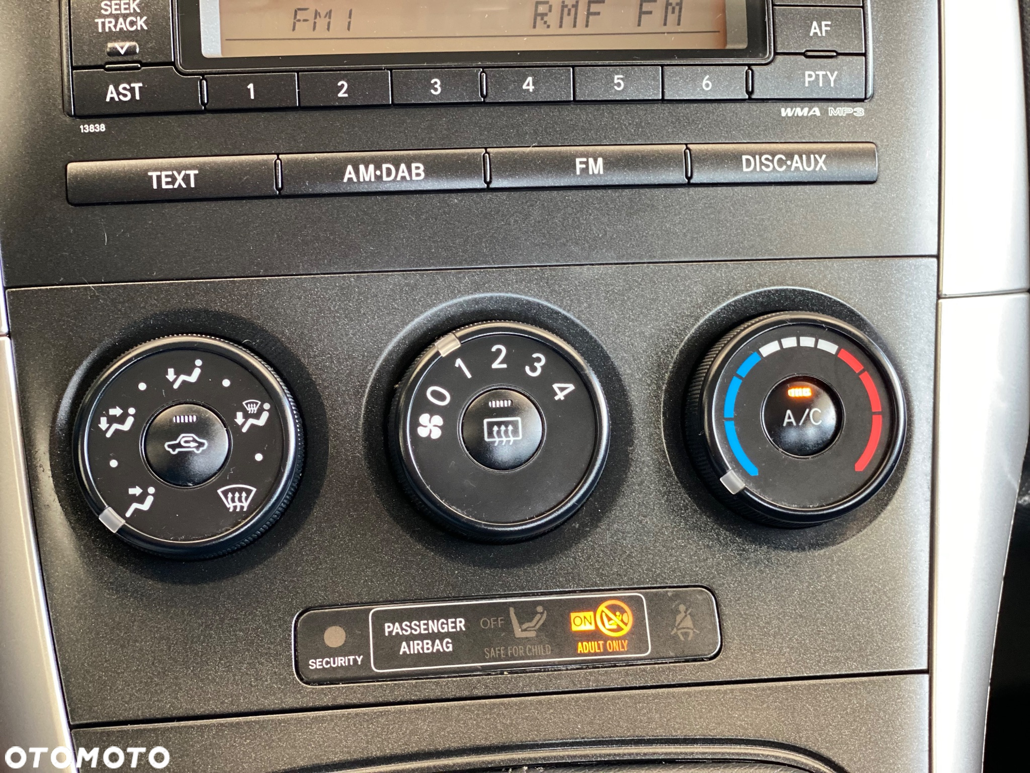 Toyota Auris 1.6 Luna - 23